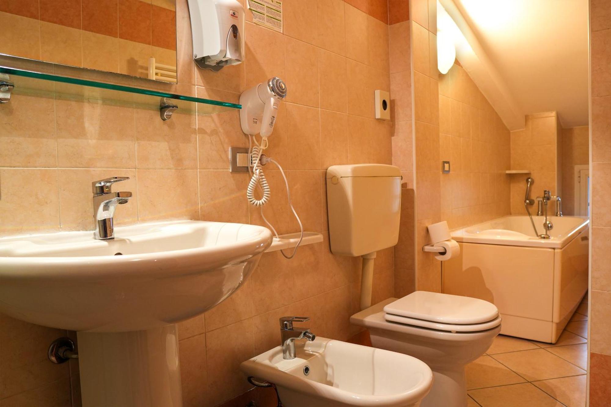 Smart Hotel Ferrara Buitenkant foto