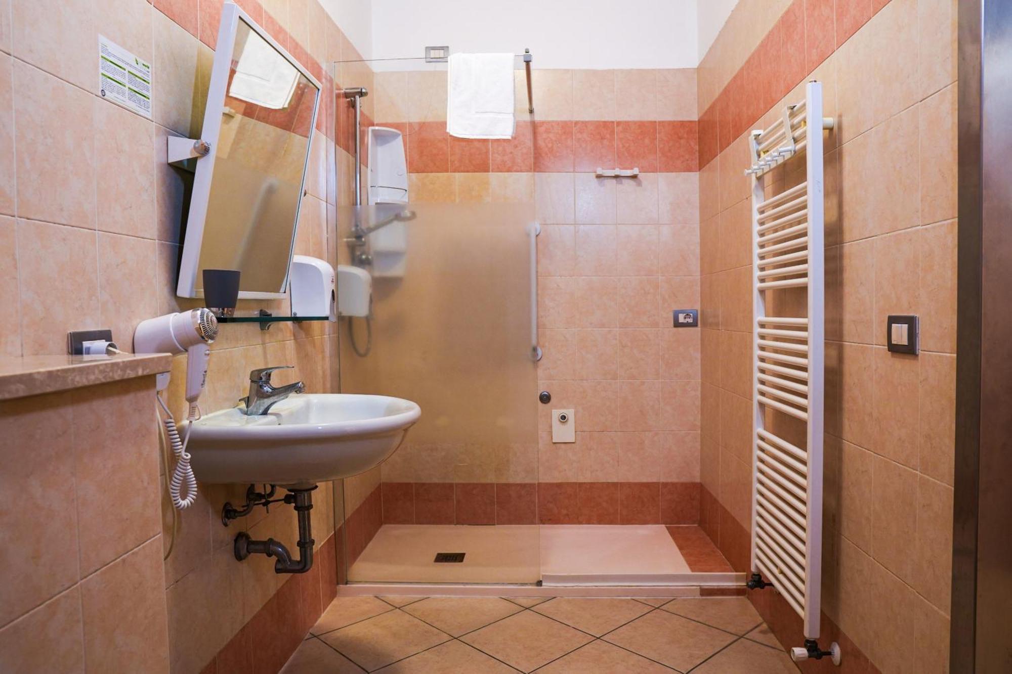 Smart Hotel Ferrara Buitenkant foto