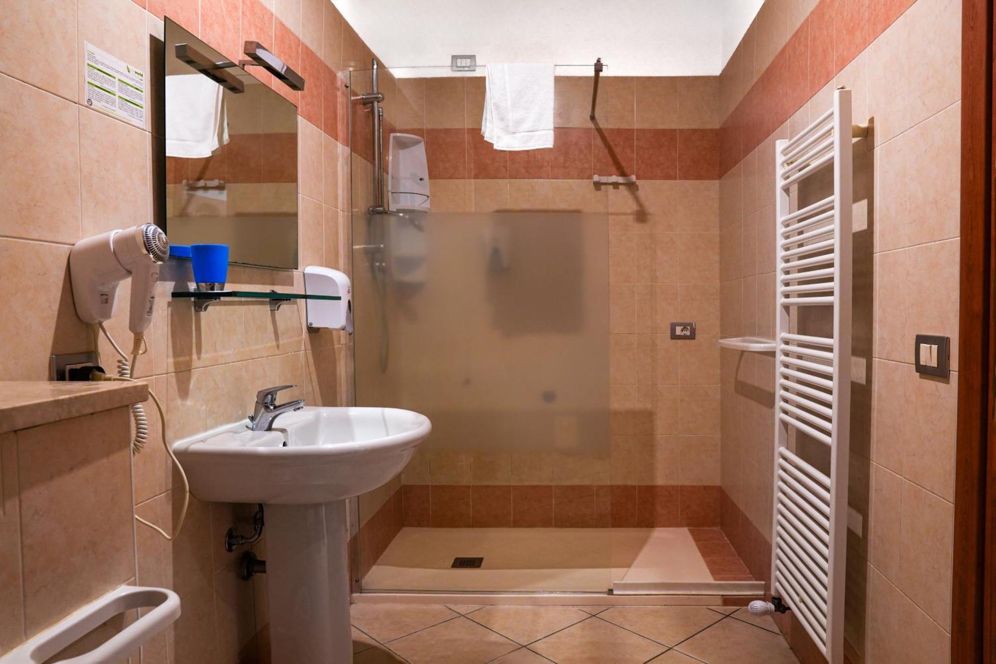 Smart Hotel Ferrara Buitenkant foto