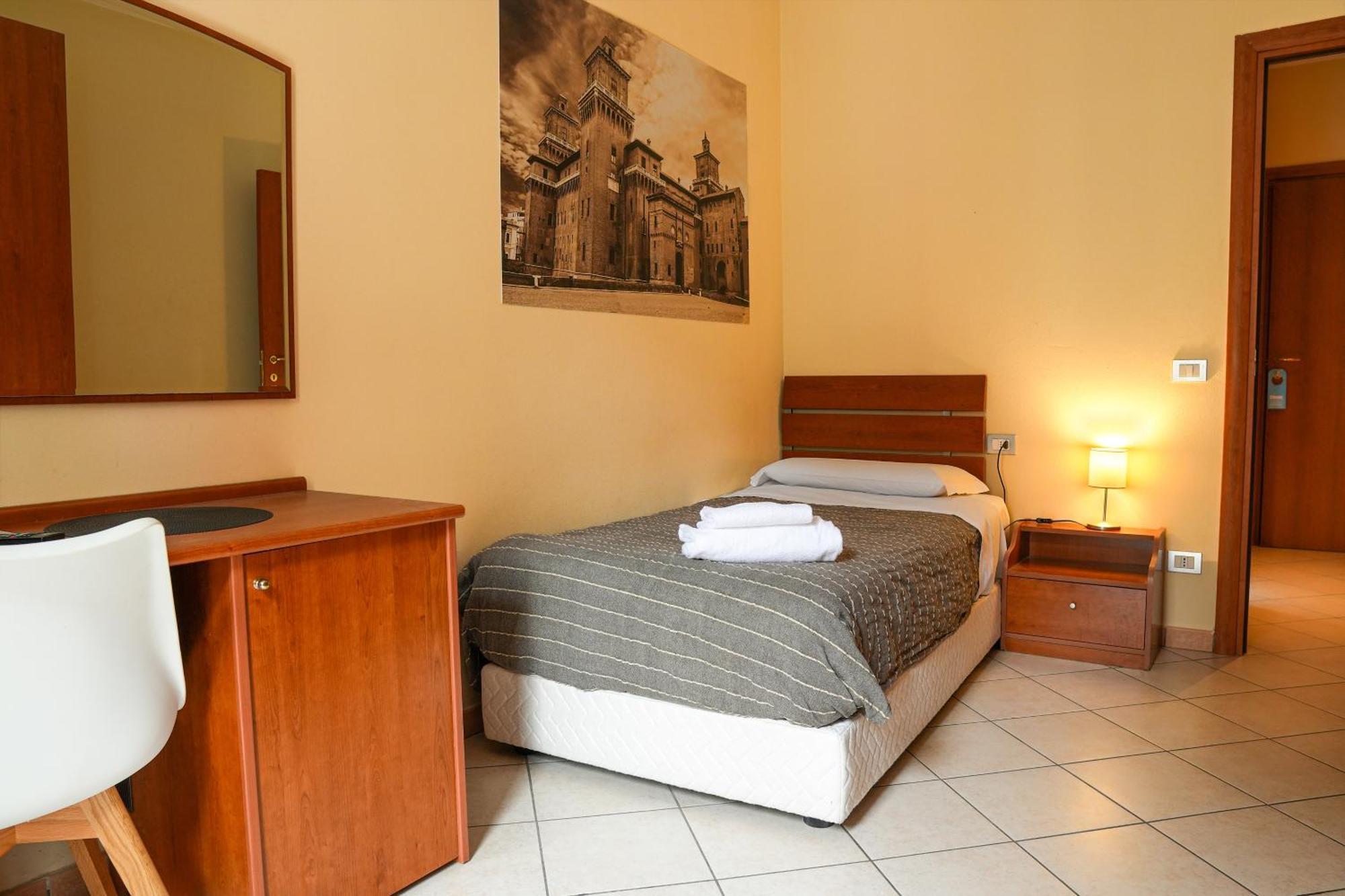 Smart Hotel Ferrara Buitenkant foto